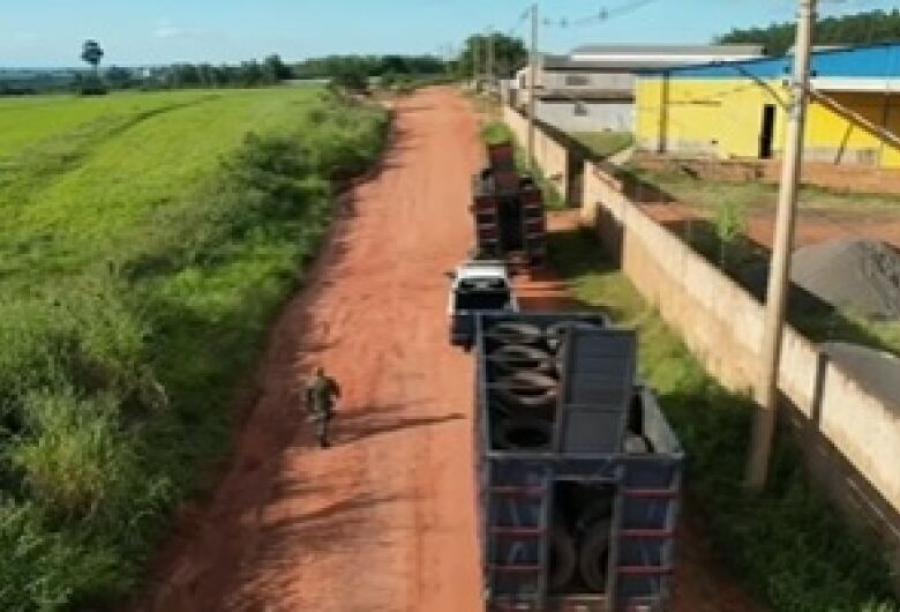 SETE QUEDAS: Veículos que transportavam pneus usados importados do Paraguai são apreendidos